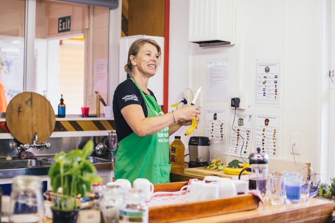 1804 LFHW Grow Your Own Greens Tori 1956 2K