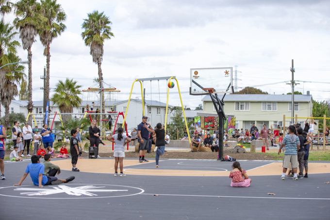 38 359071 Basketball