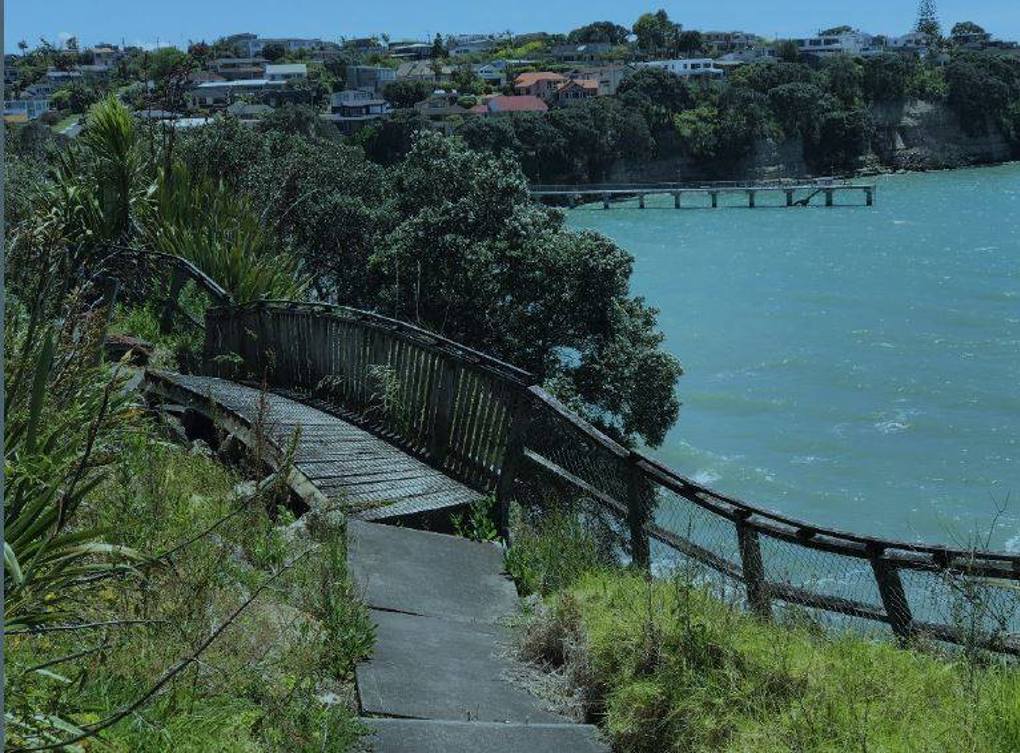 Crows Nest Rise Walkway update