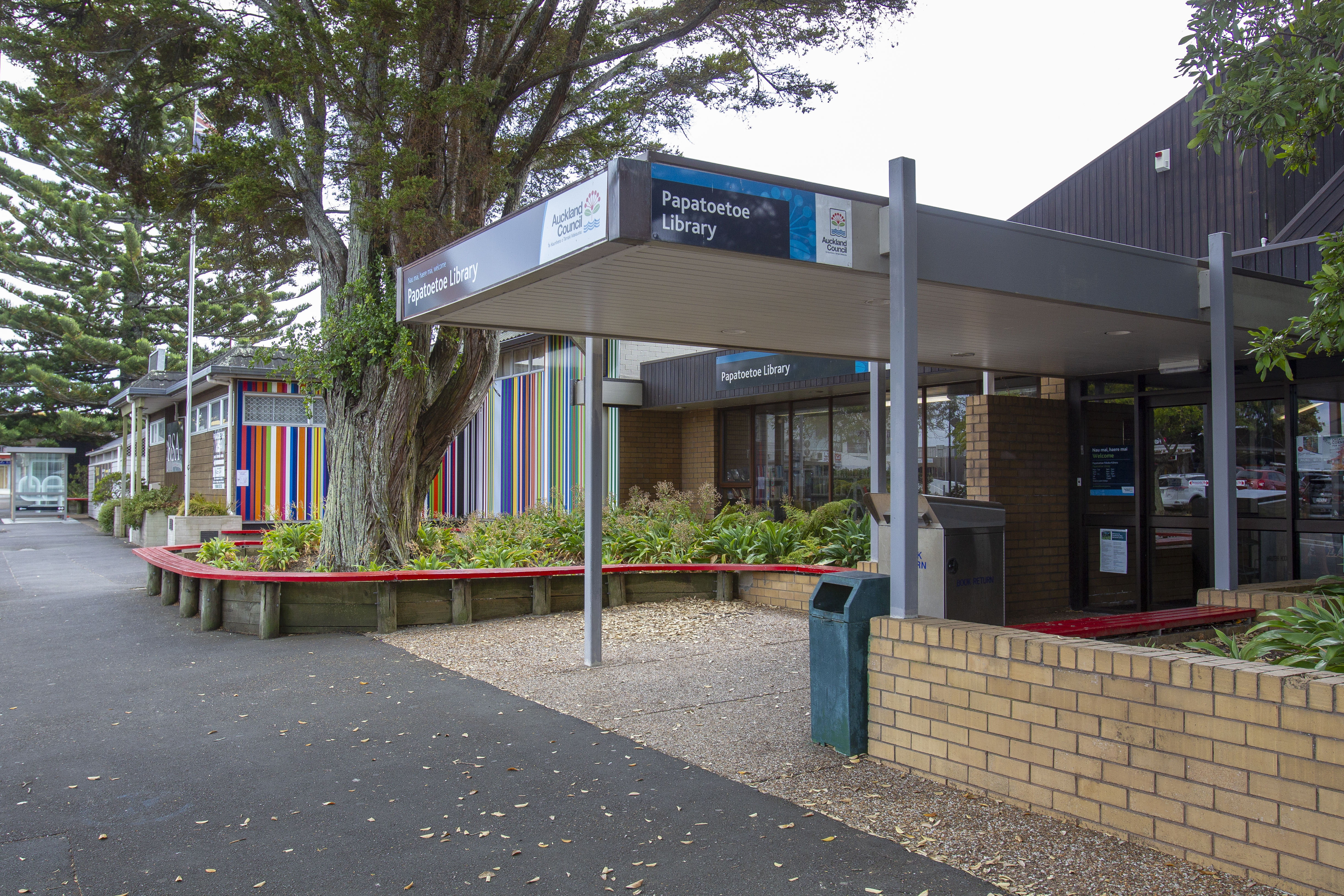 Papatoetoe library.