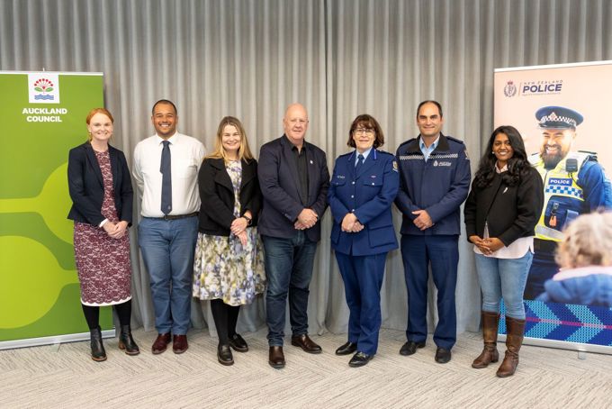 Phil Wilson with members of the Auckland Council leadership team and NZ Police staff