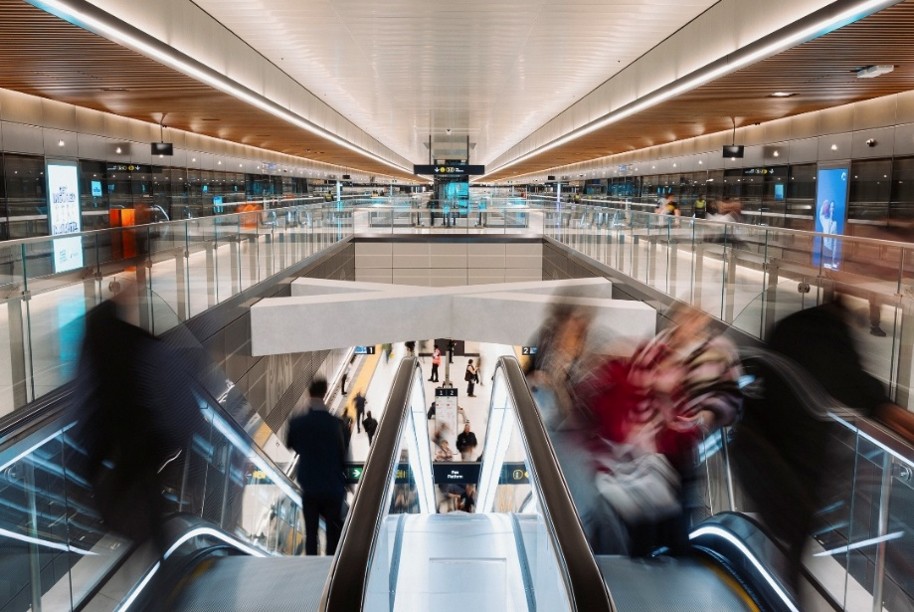A blurred image of a train station. 