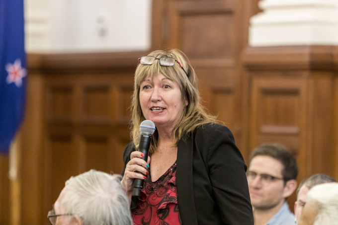 38 322884 Sharon Stewart