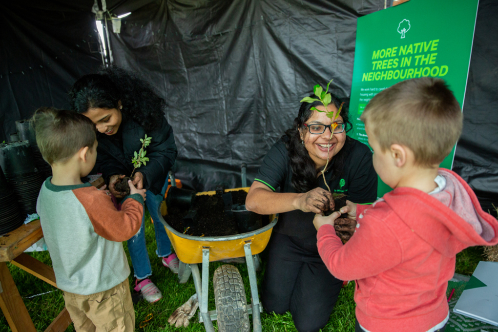 38 396989