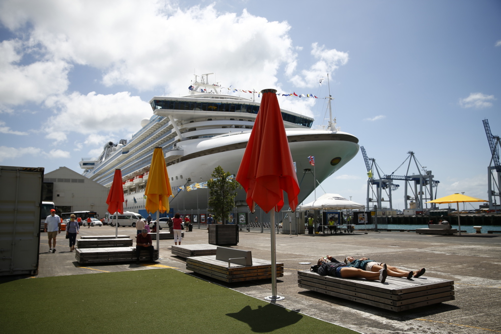 122812 Cruise Ships In Auckland