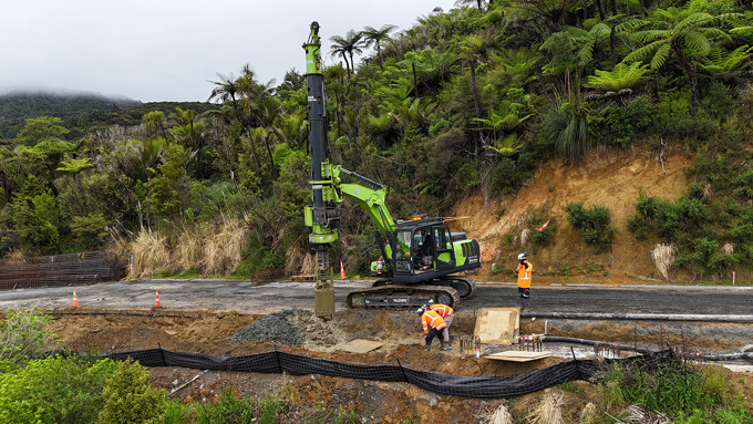 Ahuroa Rd slip repairs in action