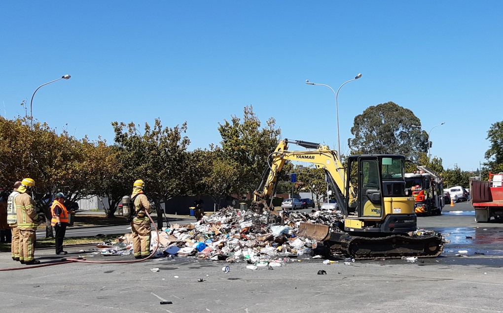 Recycling truck fire - Sunnynook2