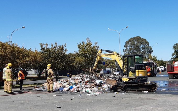 Recycling truck fire - Sunnynook2