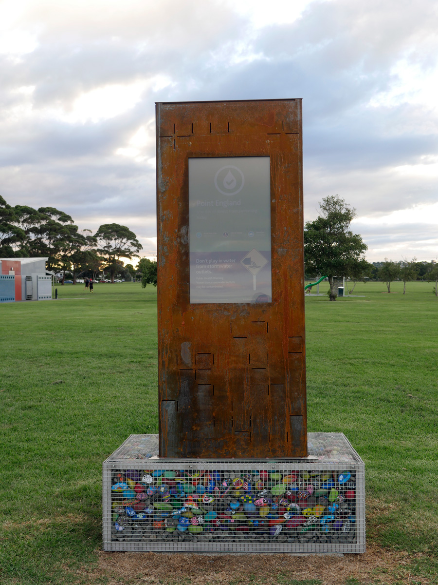 New Safeswim signa at Pt England Reserve