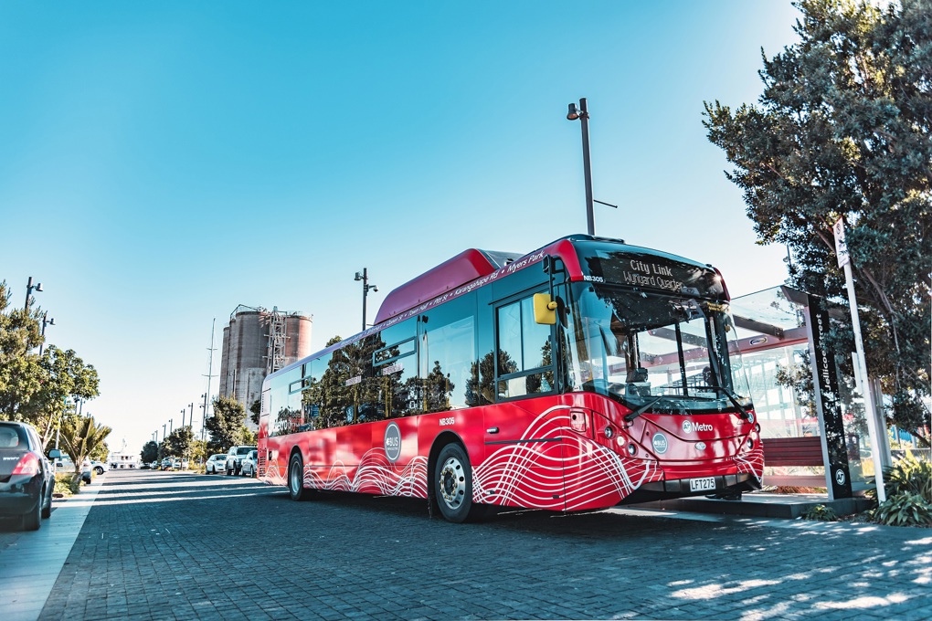 On board for Auckland-wide electric buses: Vector and AT sign MoU