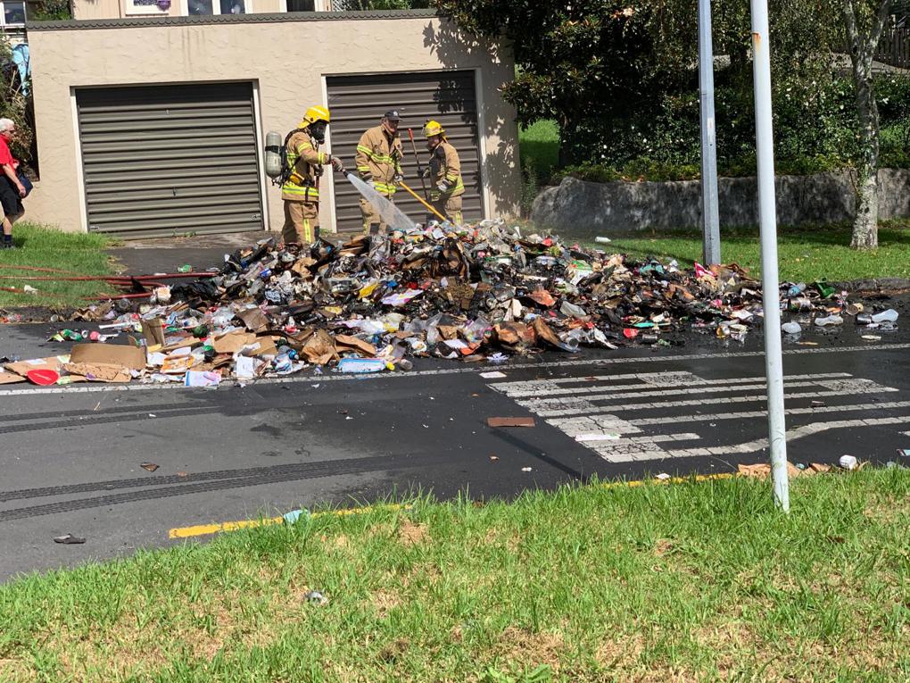 Rubbish pile burnt