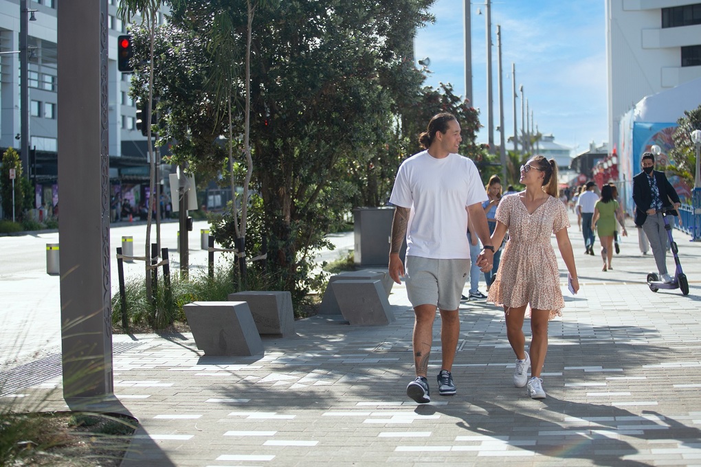 163C4593 Billboard Walking Quay St Resize