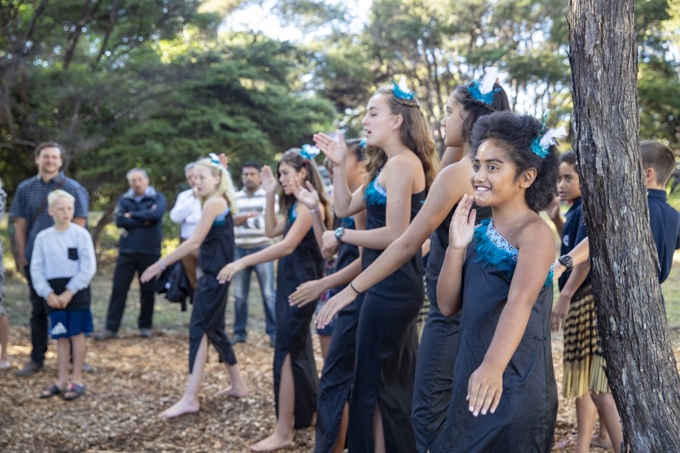 The switch to solar on Great Barrier celebrated (1)
