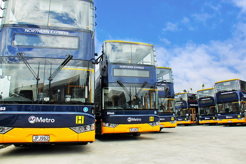 Double-deckers coming to harbour bridge