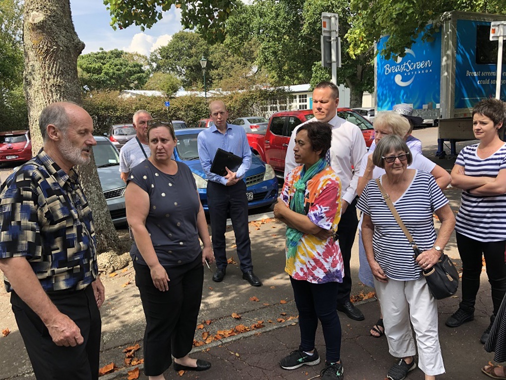 Papakura Art Group needs a hand