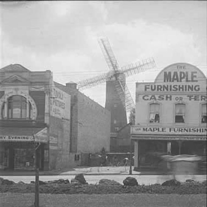 Flashback Friday: Karangahape Road 1 windmill