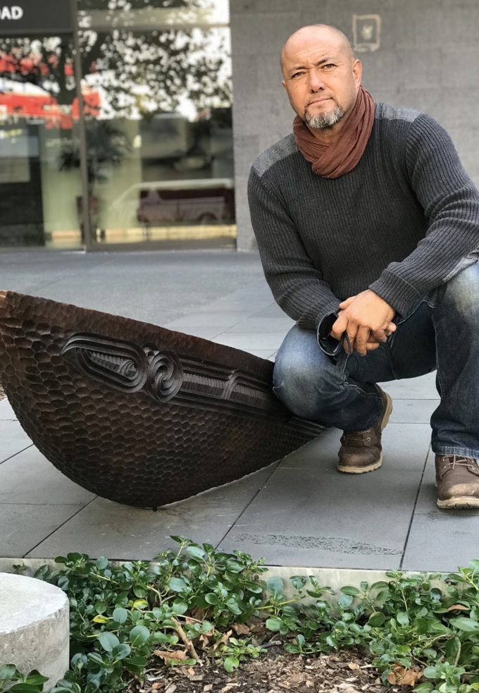 Tauranga Waka sculptures 01