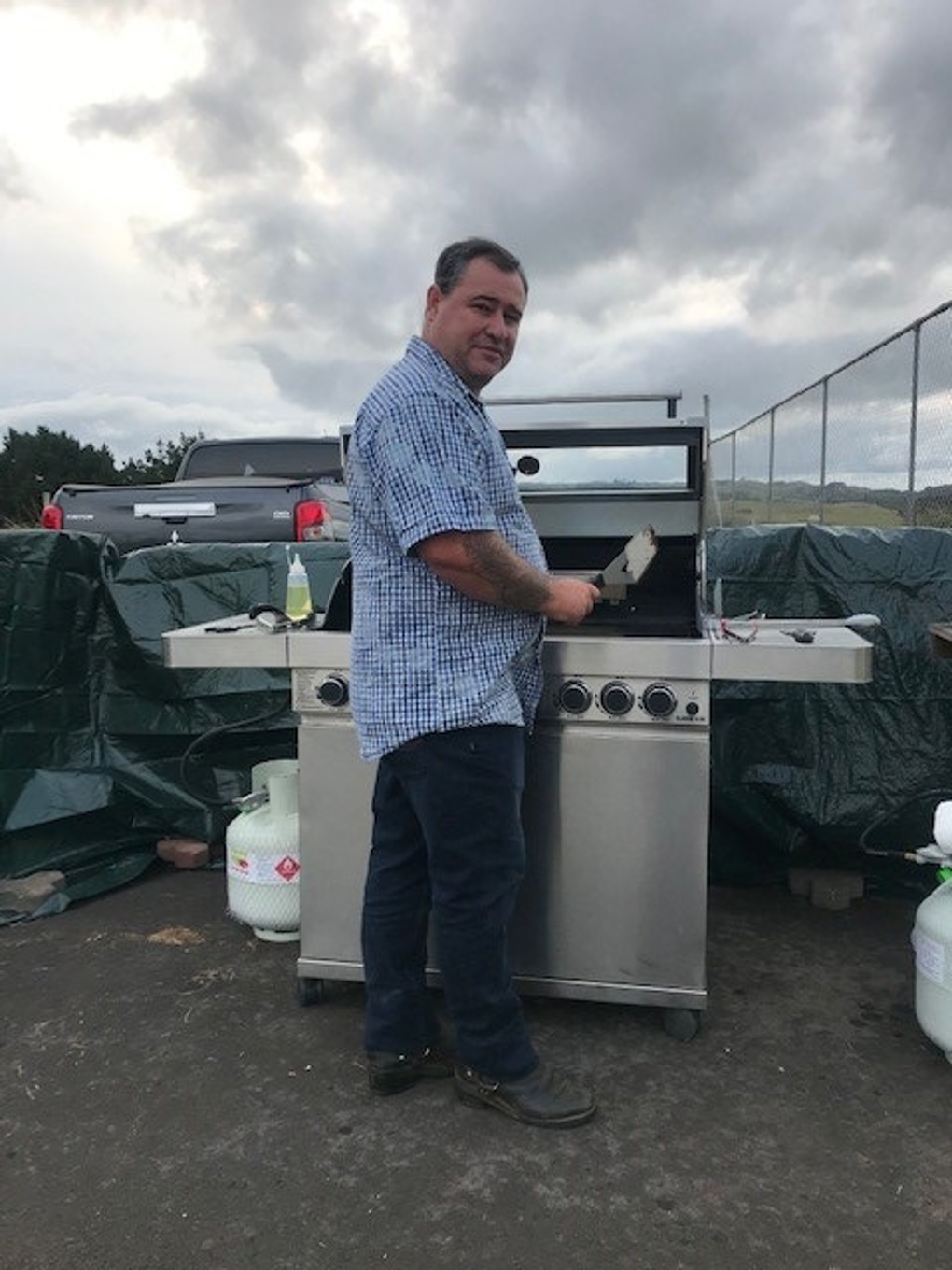 Te Toro locals united by burgers