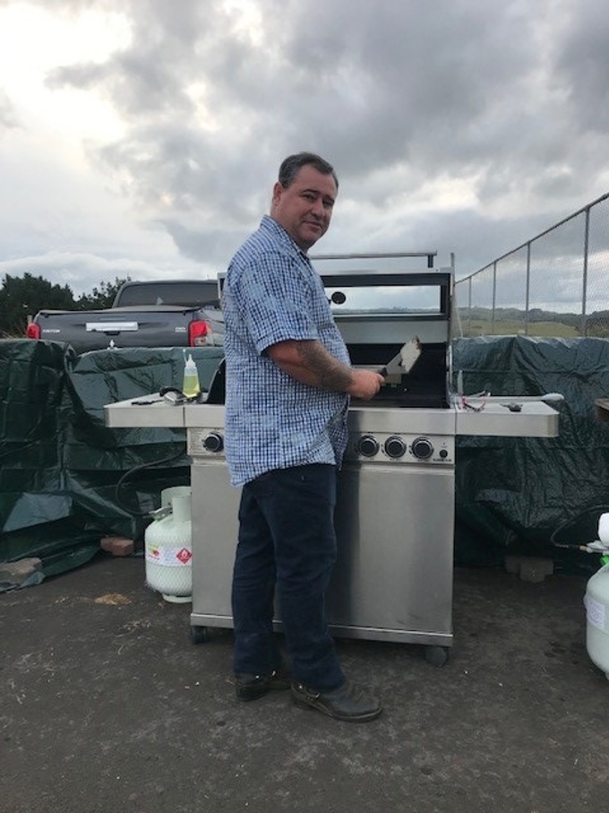 Te Toro locals united by burgers