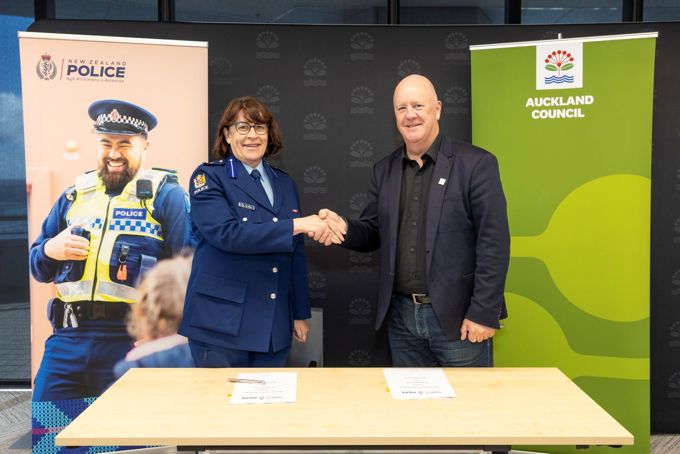 Acting Deputy Commissioner, Northern Region Jill Rogers and Auckland Council chief executive Phil Wilson