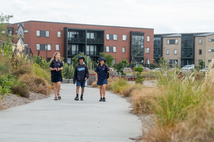 Northcote Intermediate Students In Te Ara Awataha Greenway