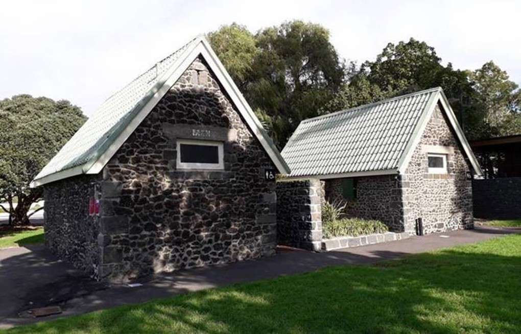 Selwyn Reserve loo