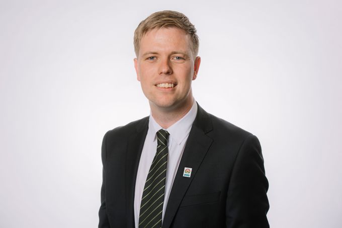 Shane Henderson High Res For Email