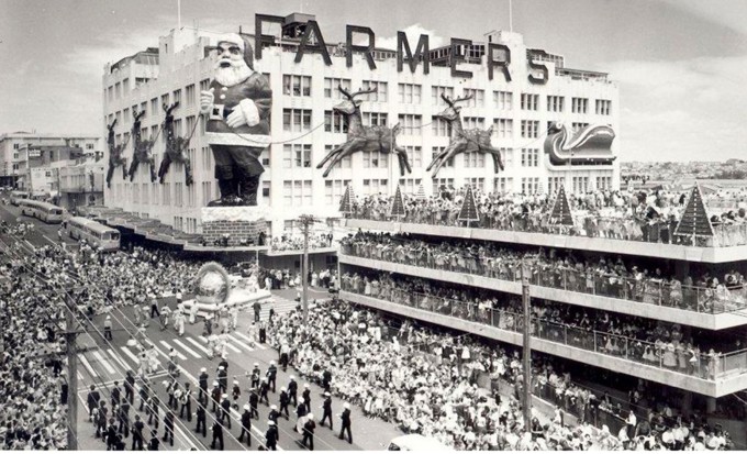 Waving farewell to Santa (1)