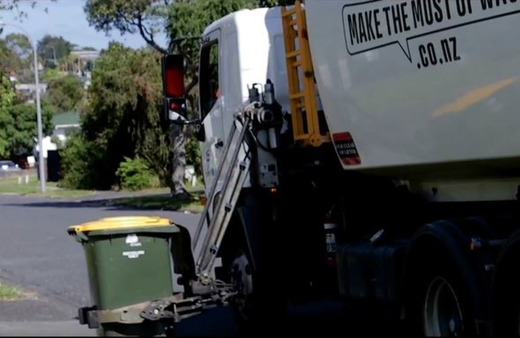Recycling truck.JPG