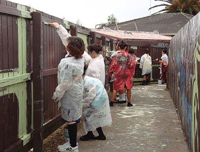 Let’s deal to graffiti together