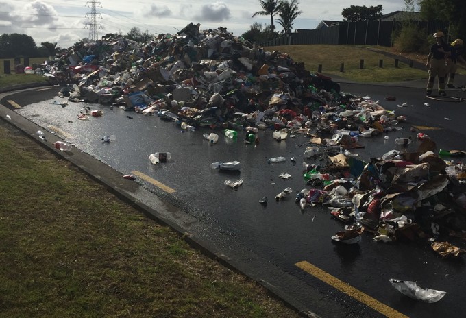 Recycling truck fire - Otara1