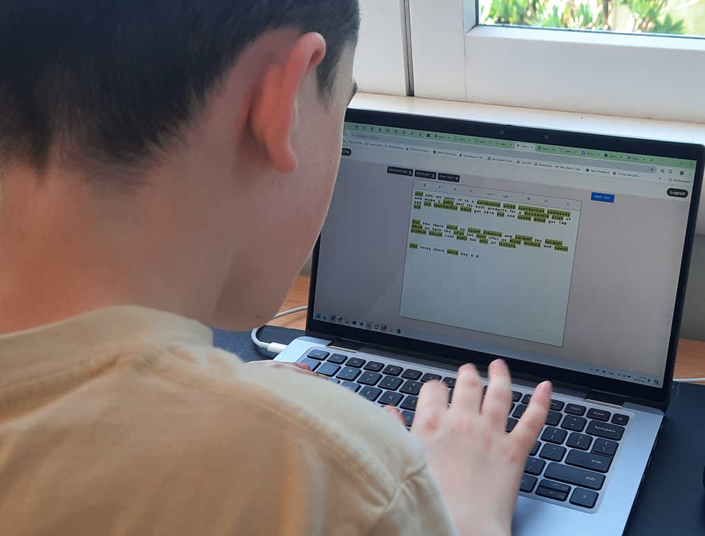 Dyslesic Child Using Software