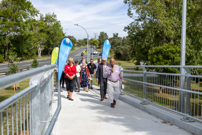 New footbridge opens in Wellsford image 2