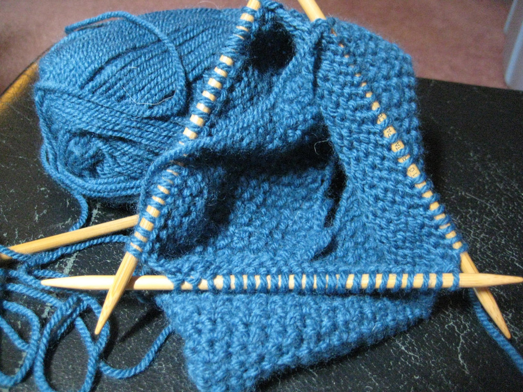 knittingA_xyabkf4q.jpg