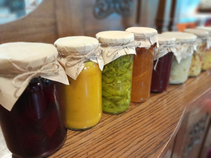 preserving jars in a row_dztazc35.jpg