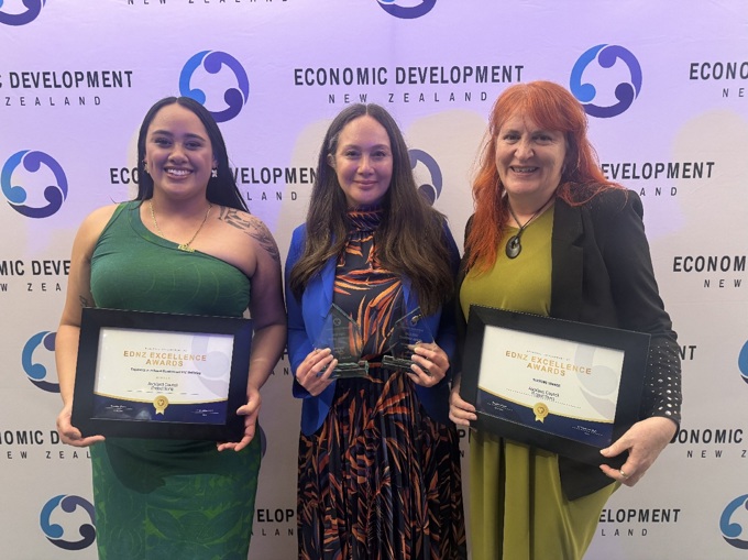 L R Dion Bond W Sarah Leo And Candy Elsmore From Auckland Council At EDNZ Excellence Awards Project Ikuna 12 Nov 2025