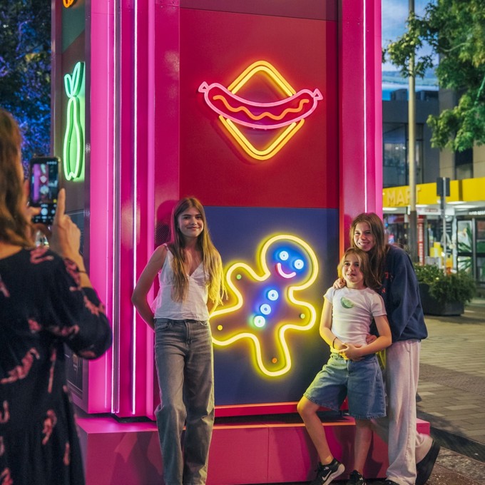 Queen Street Festive Columns Image 1