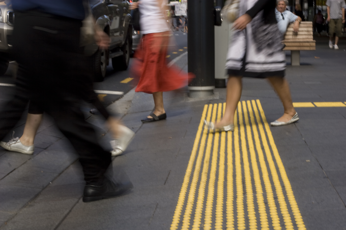 Queen street pedestrians.png