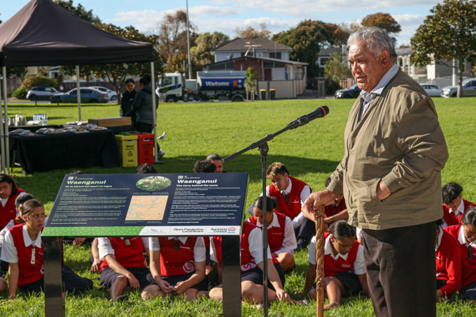 Maori names and stories returned to the whenua3