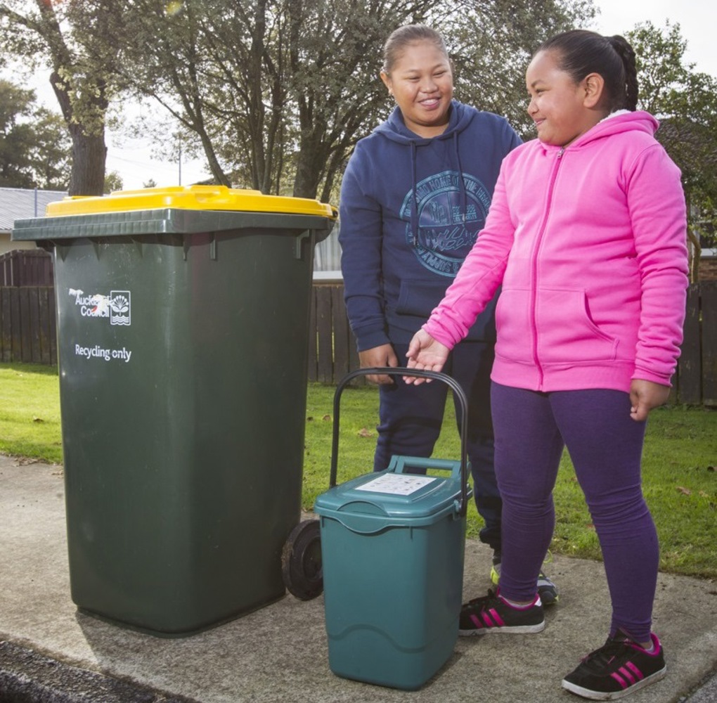 Papakura food scraps kerbside bin