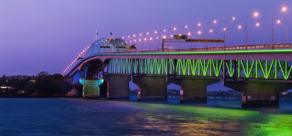 Vector and Auckland Council to light Auckland Harbour Bridge (1).jpg