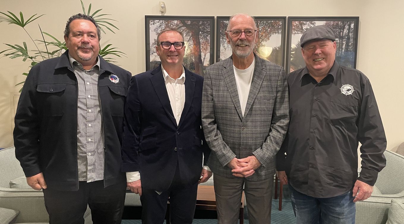 Group photo featuring Mayor Brown.