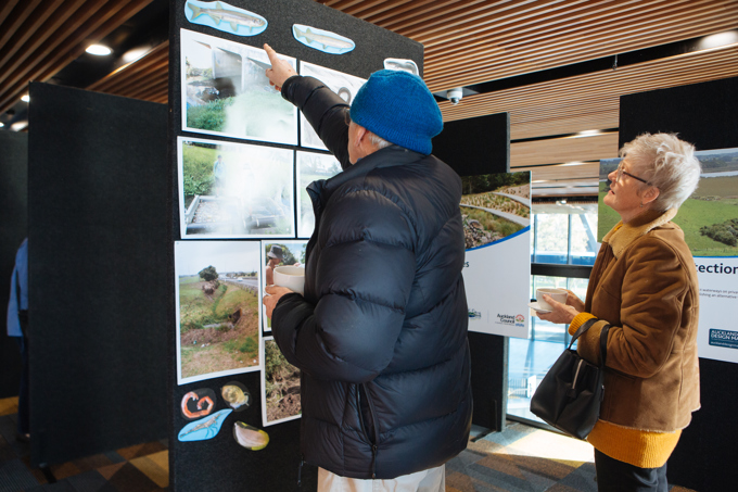 Like-minds and moving messages 2