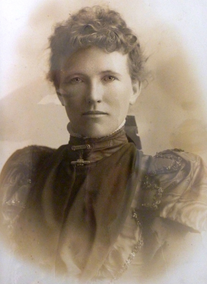 Romance in Auckland_Annie Henry.JPG (2)