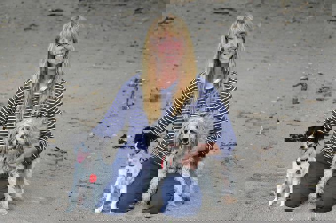 2. When Pat met Suzie - Suzie and Pat chilling at Whananaki.jpg