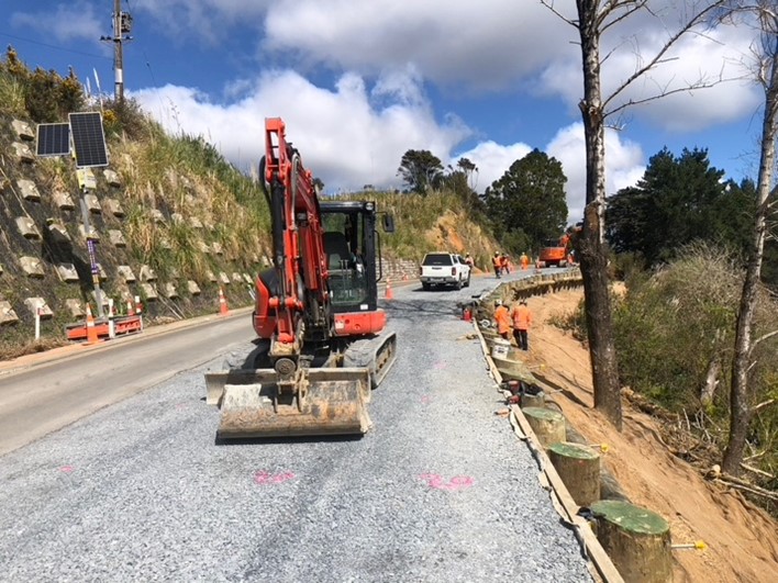 Moir Hill Road repairs in action.